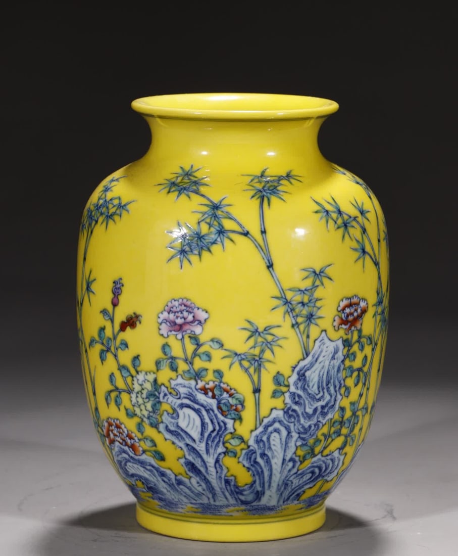 A Qing Yongzheng Huangdi Dou colorful bamboo newspaper peace Guanyin vase (1 of 8)