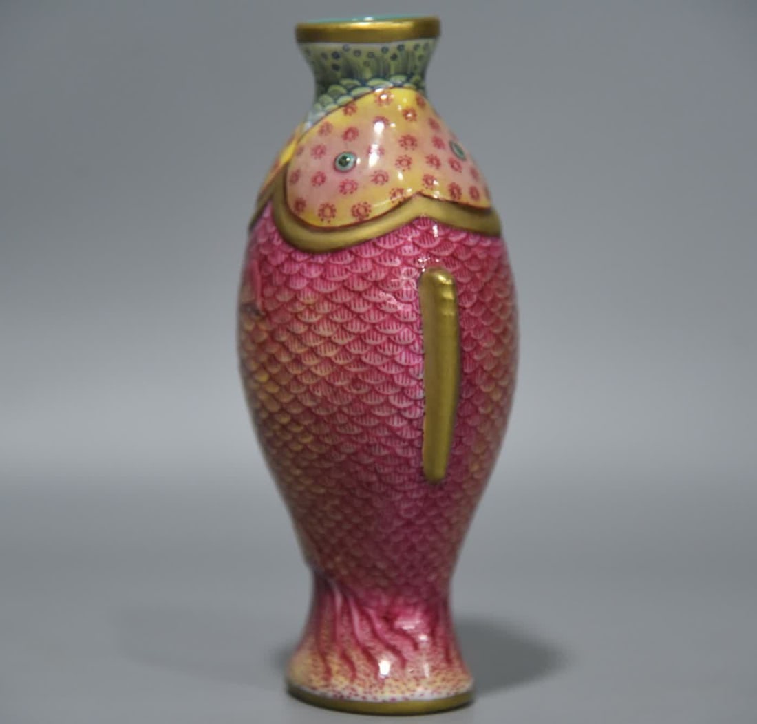 A Qing Dynasty enamel fish bottle: Qing Dynasty enamel color Chaotian fish bottle SIZE: mouthD:3cm Foot diameter 5cm H: 16cm (The Dimensions Of All Batches Are Manually Measured.If You Need More Detailed Information, Please Contact Our