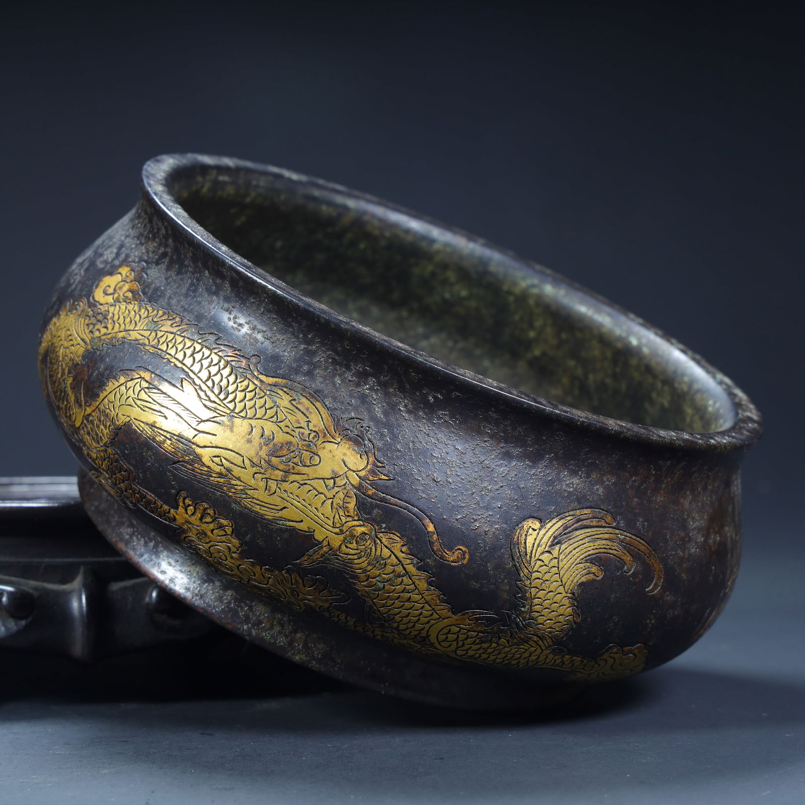 A Qing Dynasty copper wrong gold dragon pattern aromatherapy - 6