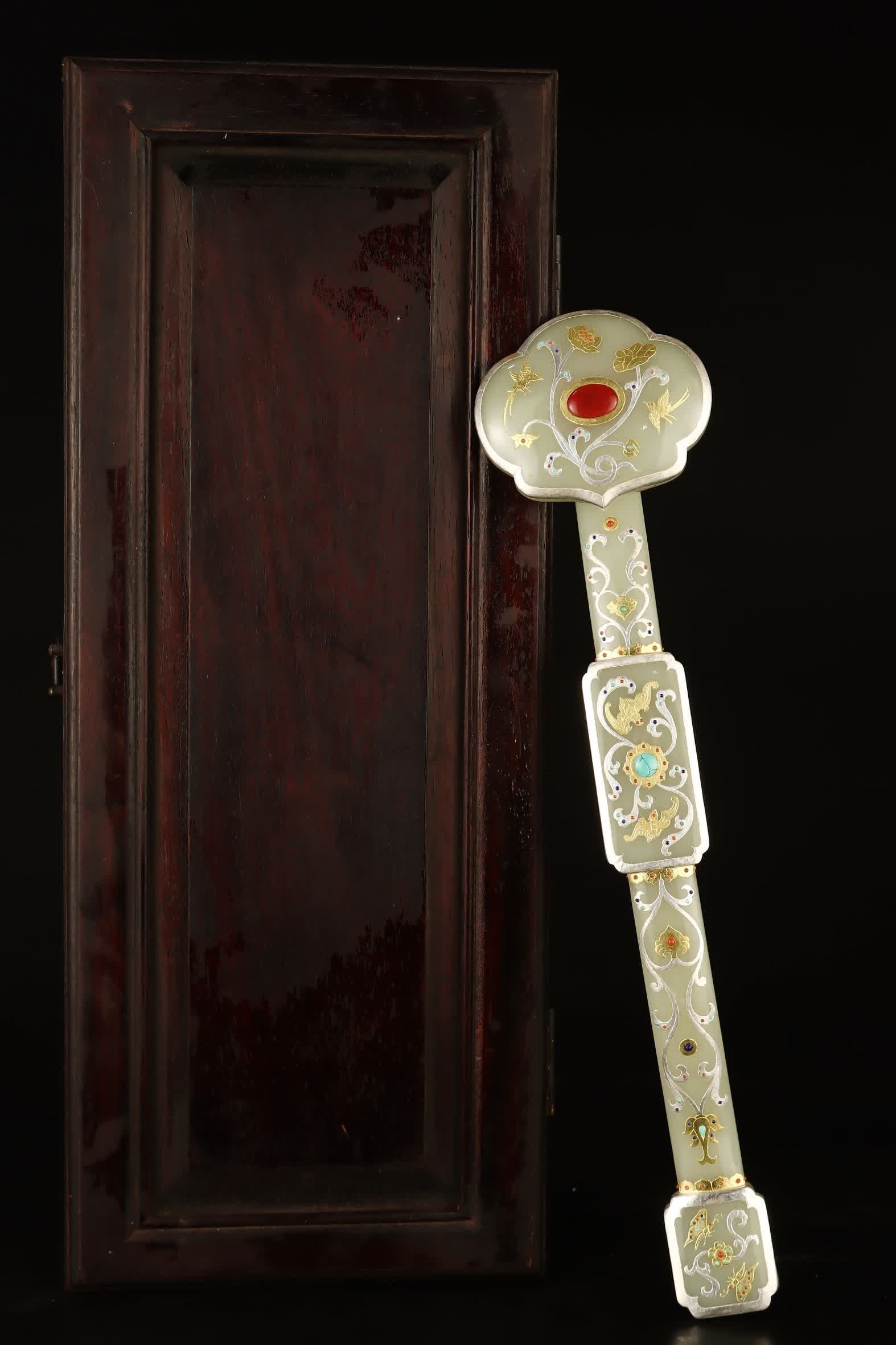 A Qing Dynasty Cuo Jin Cuo silver jade ornament (1 of 9)