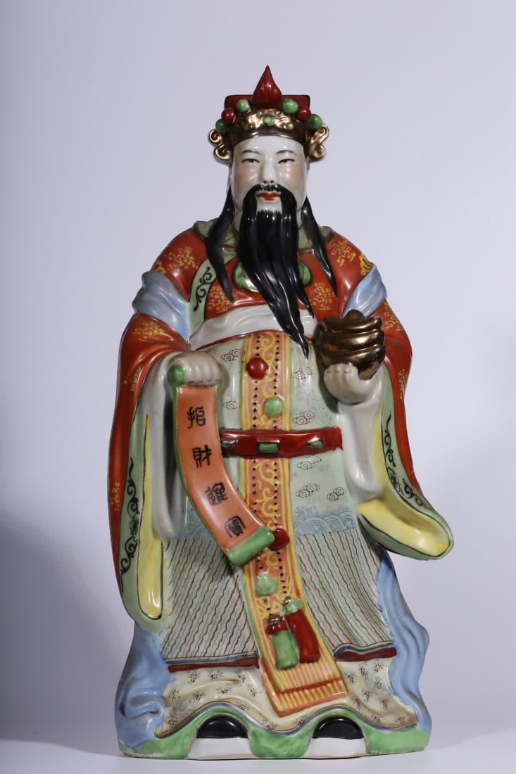 A late Qing Dynasty pastel statue of Lu Xinggong (1 of 12)
