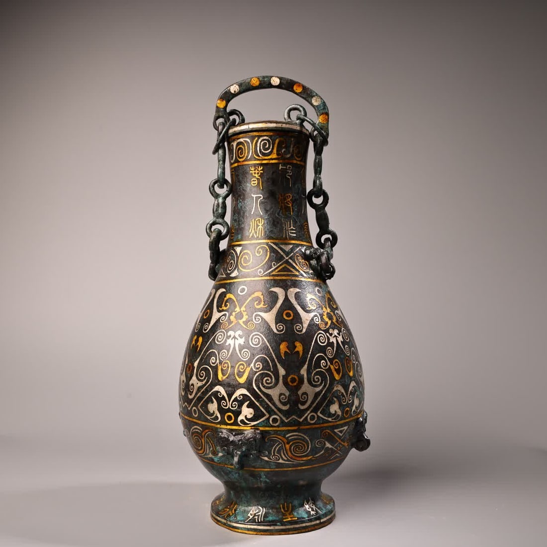 A bronze rubbed gold and silver inscription bronze rib chain vase (1 of 10)