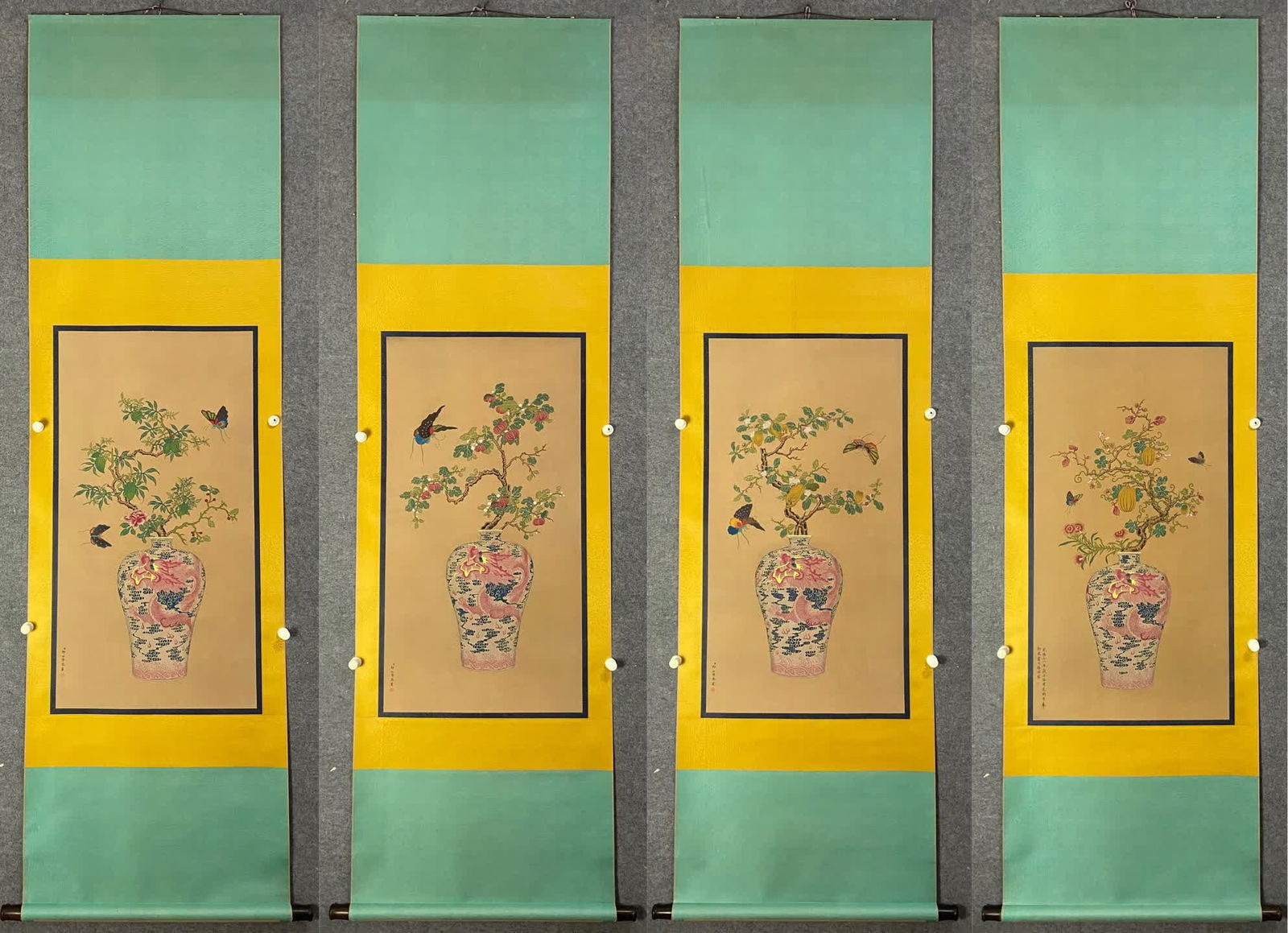 A picture of Lang Shining's flowers: Lang Shining's flower picture SIZE: 46x87cm x4 (The Dimensions Of All Batches Are Manually Measured.If You Need More Detailed Information, Please Contact Our Customer Service Before Bidding.)