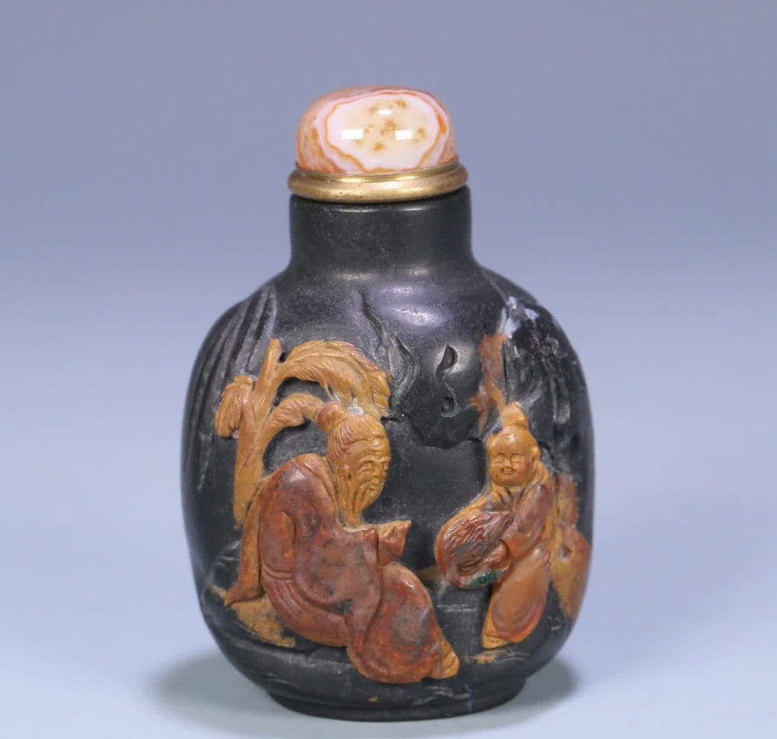 A snuff bottle of Qing Dynasty old agate is beautifully carved and cleverly carved character stories (1 of 9)