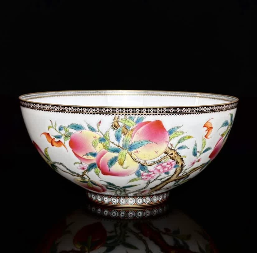 A piece of Qianlong year ink color gold pattern edge nine peach bat inside the five blessings plate (1 of 9)