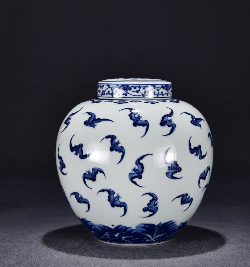 A Qing Yongzheng blue and white Fuhai map lid jar: Qing Yongzheng blue and white Fuhai map lid jar SIZE: H:23cm W:21cm (The Dimensions Of All Batches Are Manually Measured.If You Need More Detailed Information, Please Contact Our Customer Service Befo