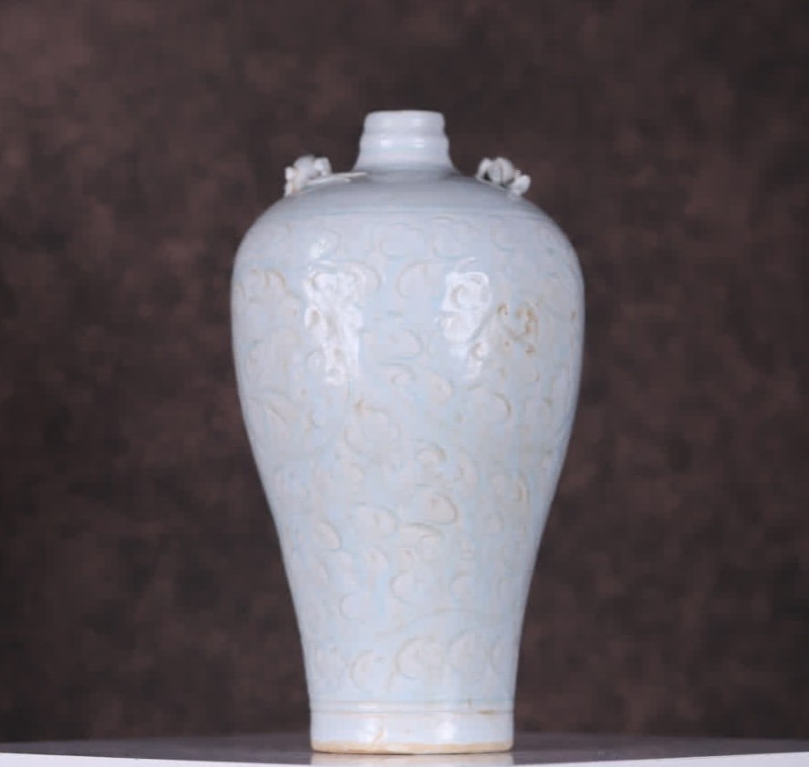 A Song Hutian kiln shadow celadon plastic carved plum vase (1 of 11)