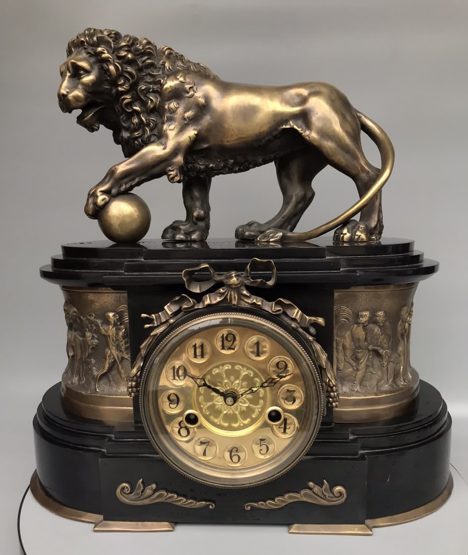 An ancient lion clock in the Qing Dynasty (1 of 9)