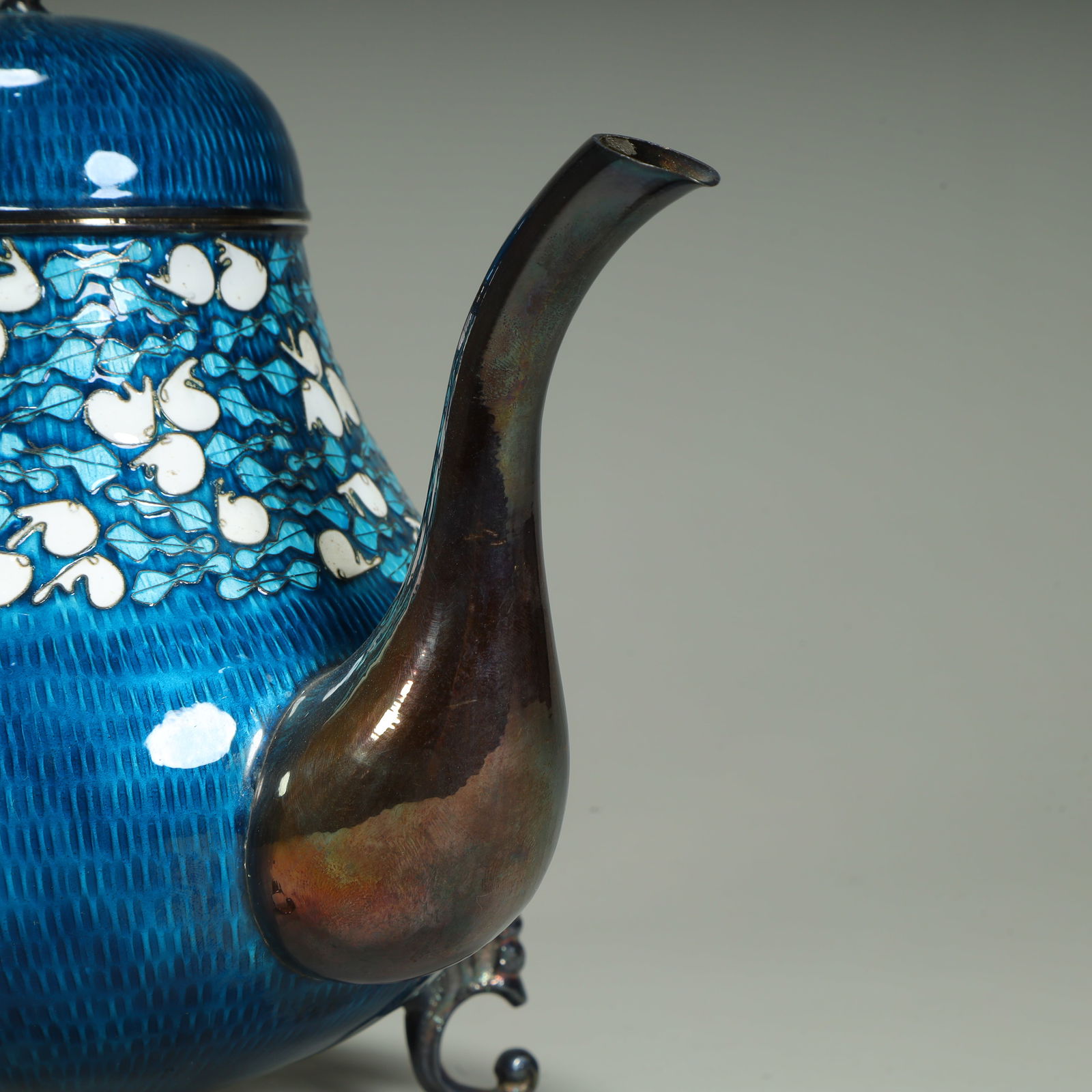 A silver tire burnt blue pattern teapot - 7