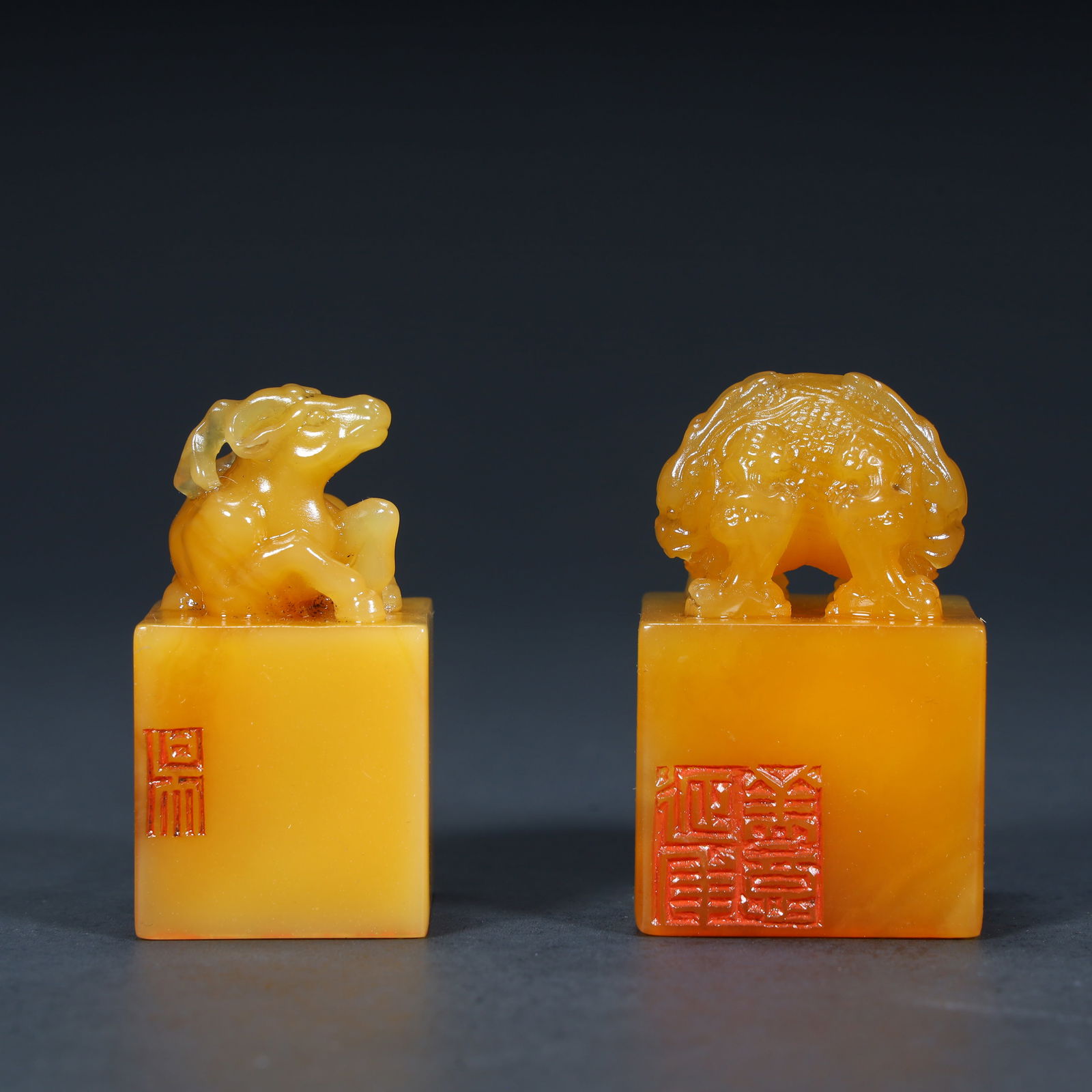 One piece of Qing Dynasty Tian Huangshi Rui Beast Button Seal (set of two) (1 of 18)