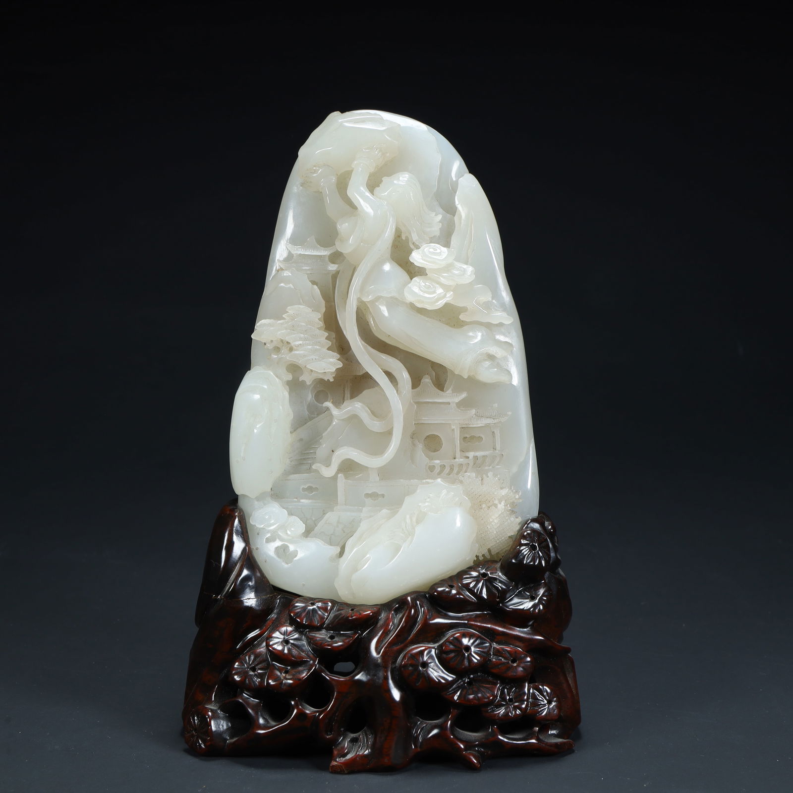 A piece of Hetian white jade Chang'e running to the moon Shanzi ornament (1 of 11)