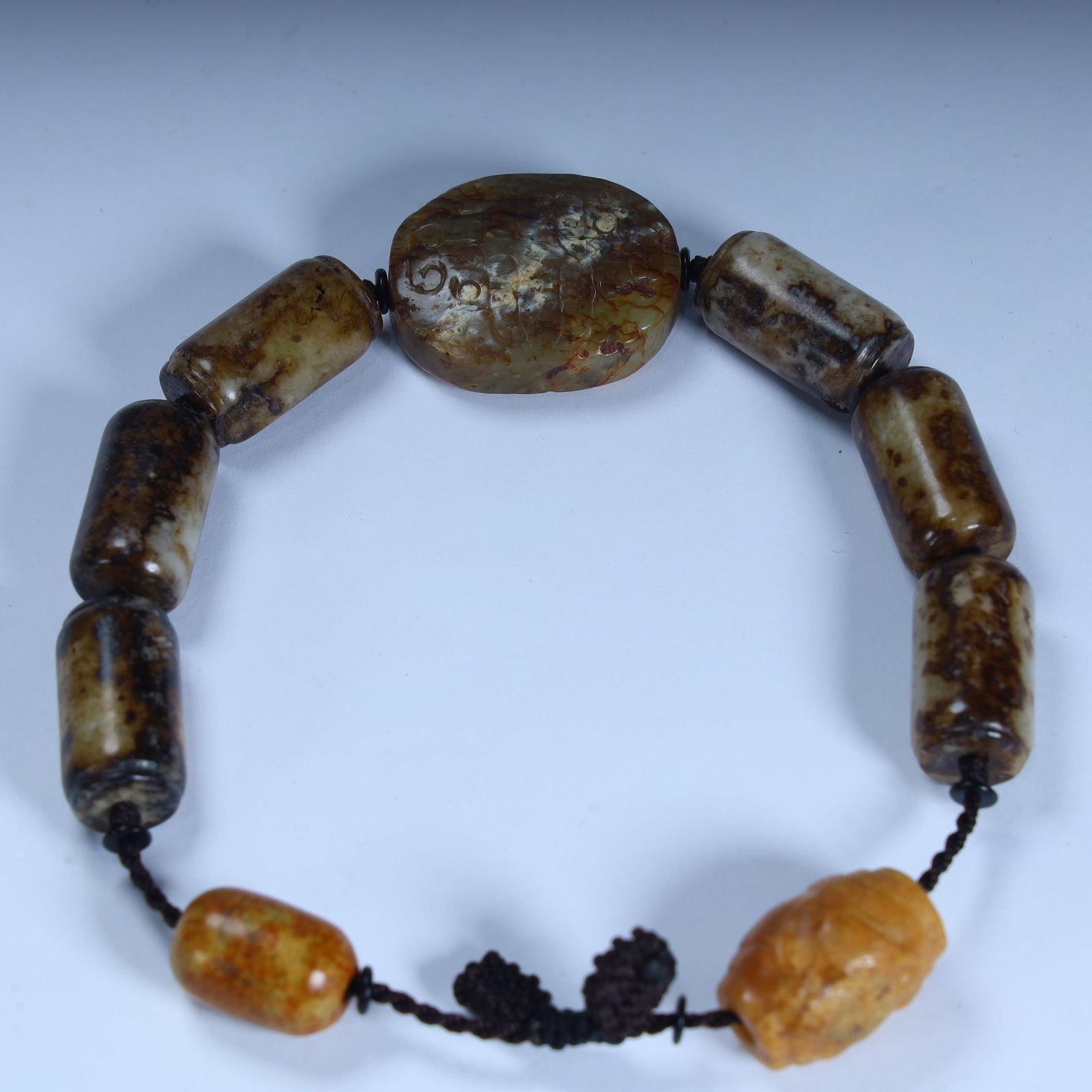 An ancient jade bracelet of the Qing Dynasty (1 of 7)