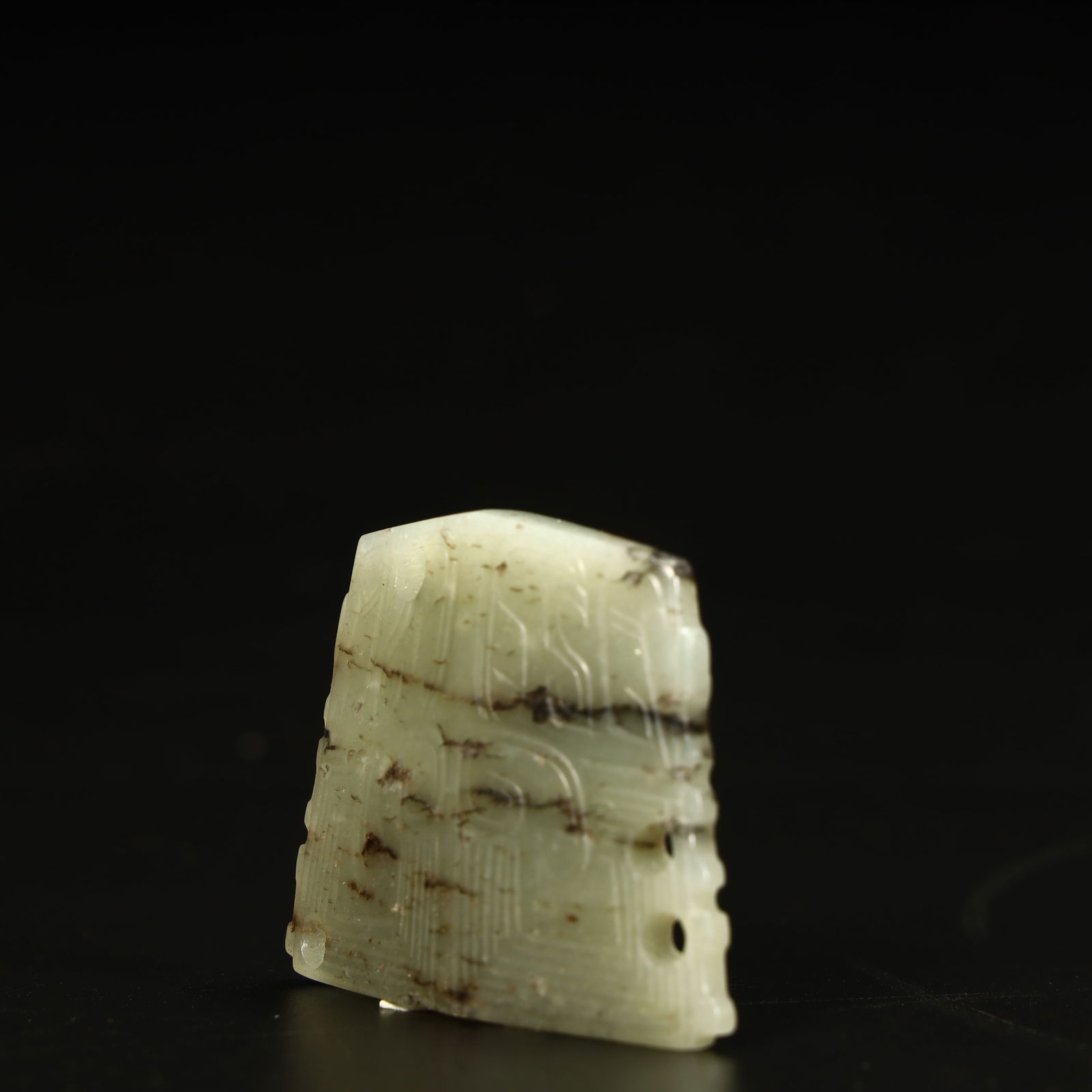 A jade relative with a beast face pattern - 3