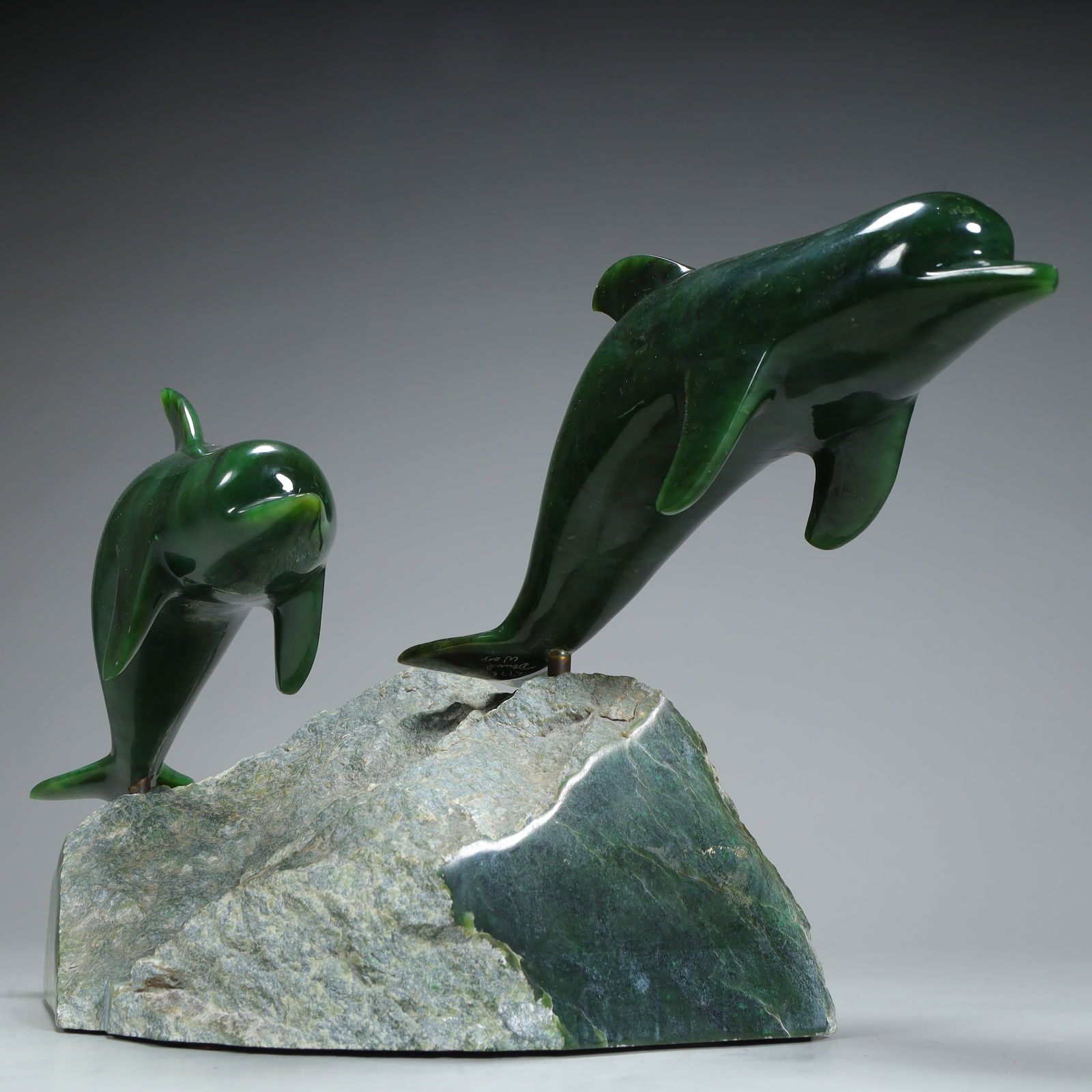 A jasper dolphin ornament - 9