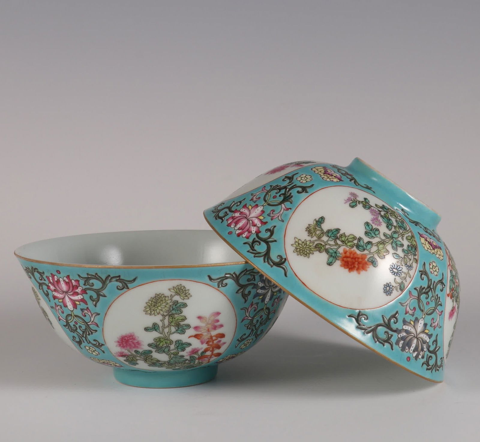 A pair of turquoise green pastel open-window floral pattern bowls made in the Qing Yongzheng era: A pair of turquoise green pastel window flower pattern bowls made in the Qing Yongzheng era SIZE: H:6.6cm mouthD:14.8cm (The Dimensions Of All Batches Are Manually Measured.If You Need More