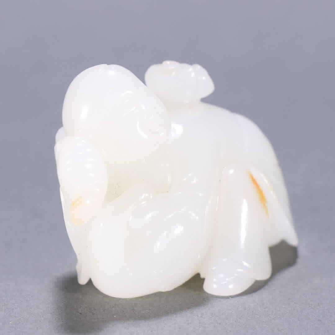 A Qing Dynasty Hetian jade boy carving - 7