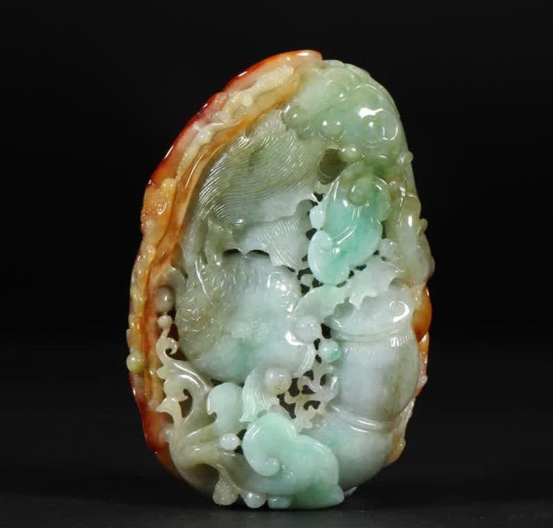A piece of Qing Dynasty jade carp is more than enough every year: Qing Dynasty jade carp are more than every year SIZE: L:8.5cm W:5.6cm T:3.1cm W:248g (The Dimensions Of All Batches Are Manually Measured.If You Need More Detailed Information, Please Contact Our Cust