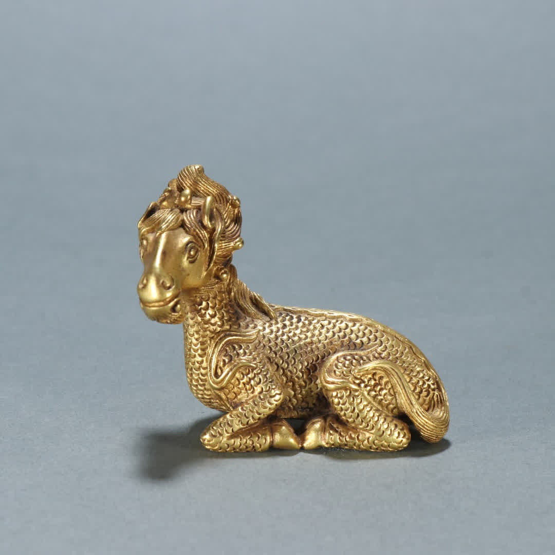 A Qing Dynasty copper gilt four is not like an ornament (1 of 9)