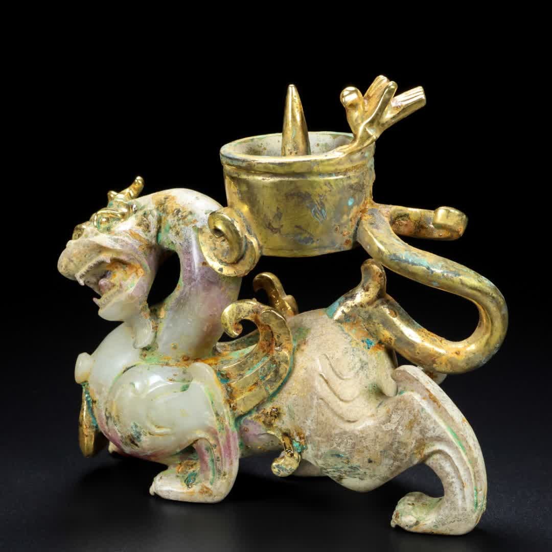 A Han Dynasty jade candlestick - 5