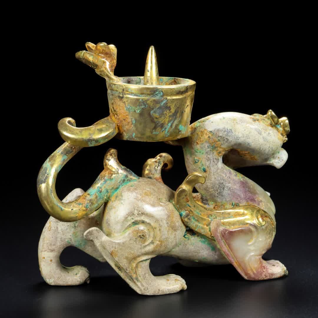 A Han Dynasty jade candlestick - 6