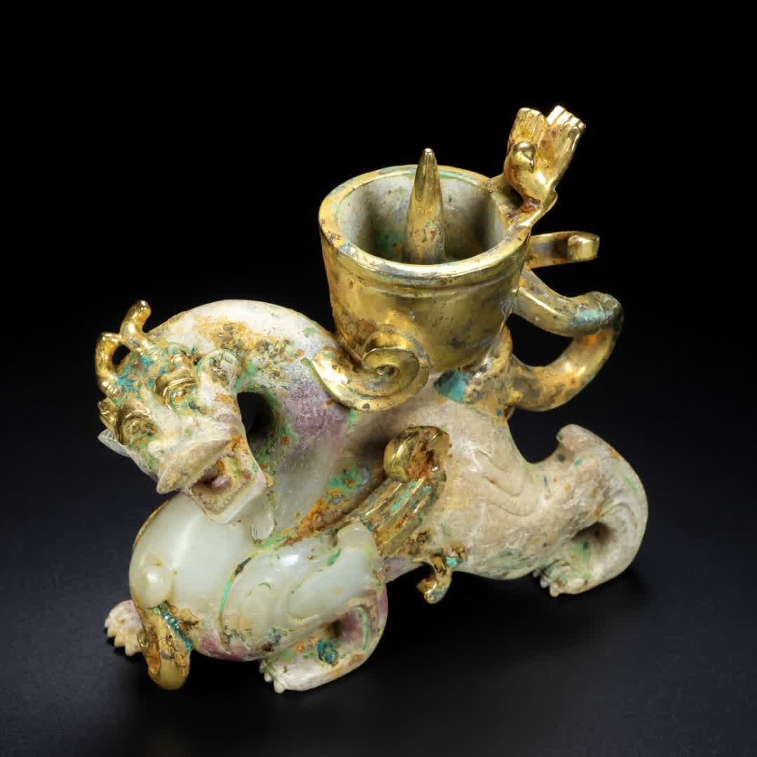 A Han Dynasty jade candlestick - 8