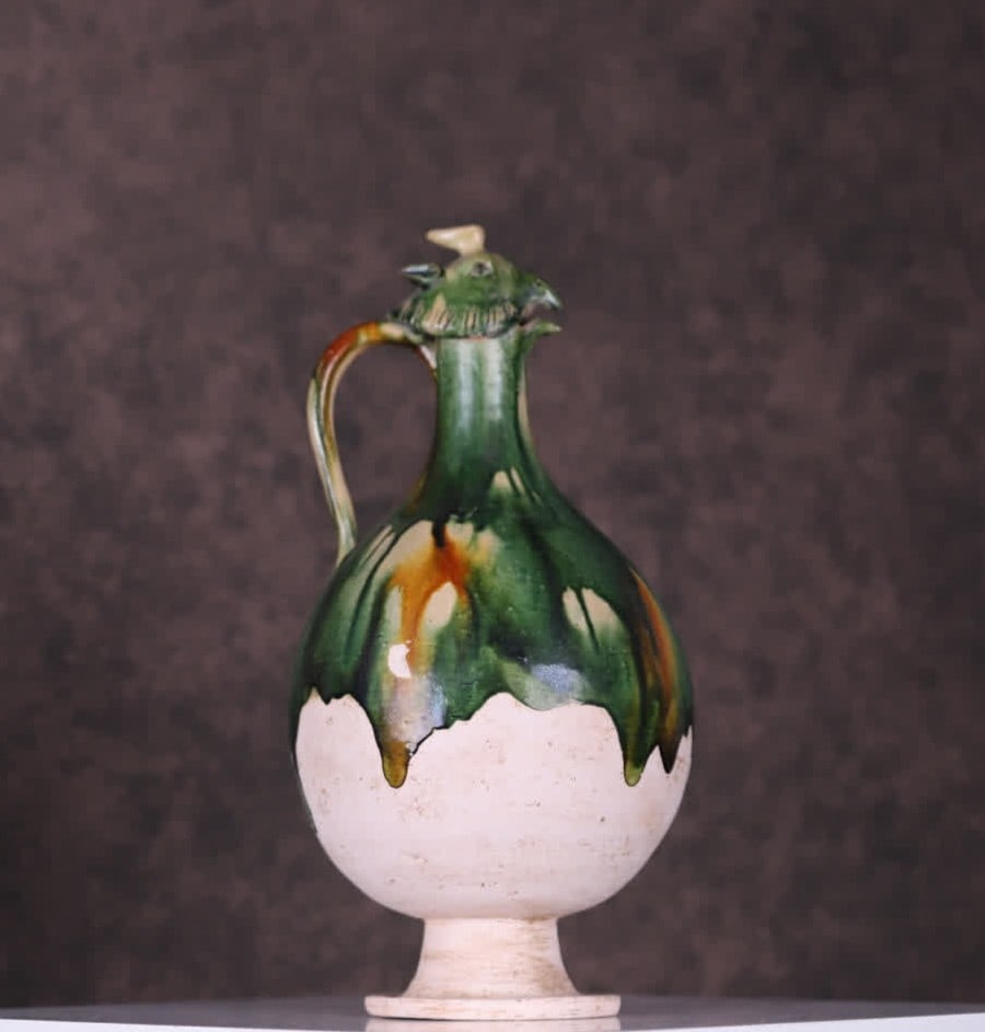 A piece of Tang Sancai phoenix head holding a pot (1 of 9)