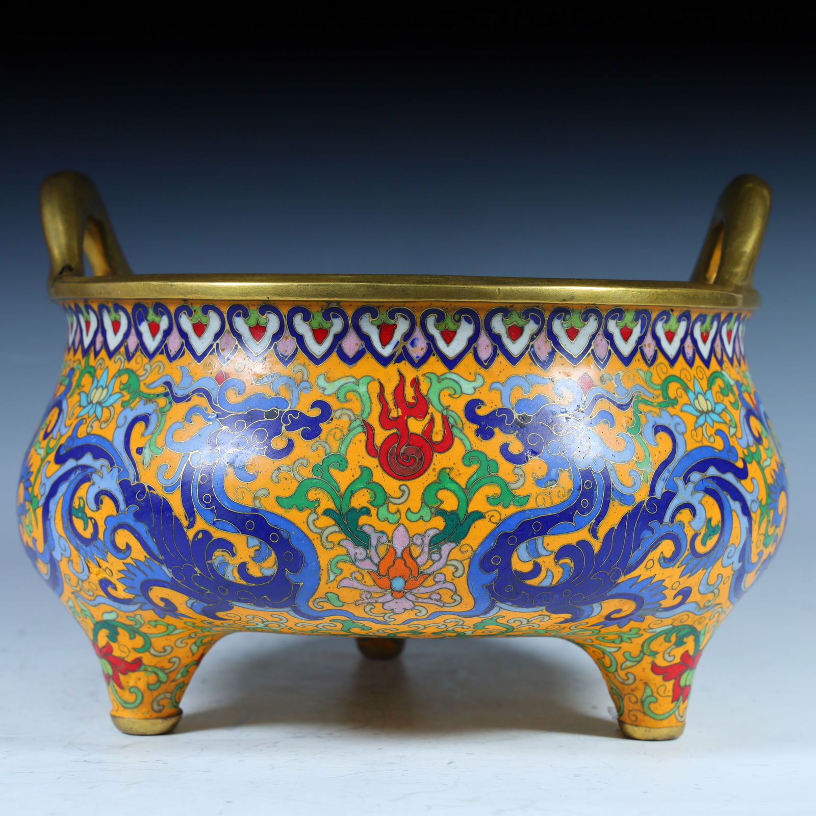 A Qing Dynasty cloisonné enamel two dragons playing beads decorated incense burner (1 of 10)