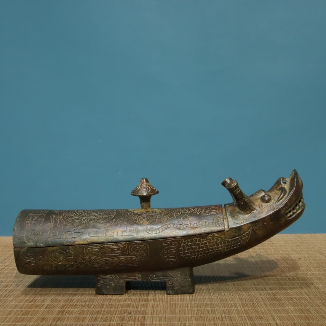 A piece of Han Dynasty bronze - boat cup (inscription) (1 of 9)