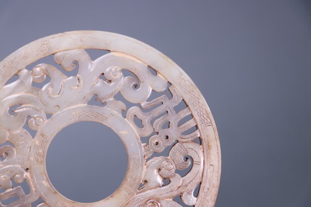 An ancient jade dragon pattern - 4