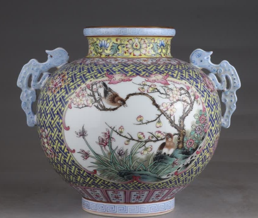 A piece of Qing Qianlong enamel color swastika plate with window painting gold flower and bird (1 of 9)