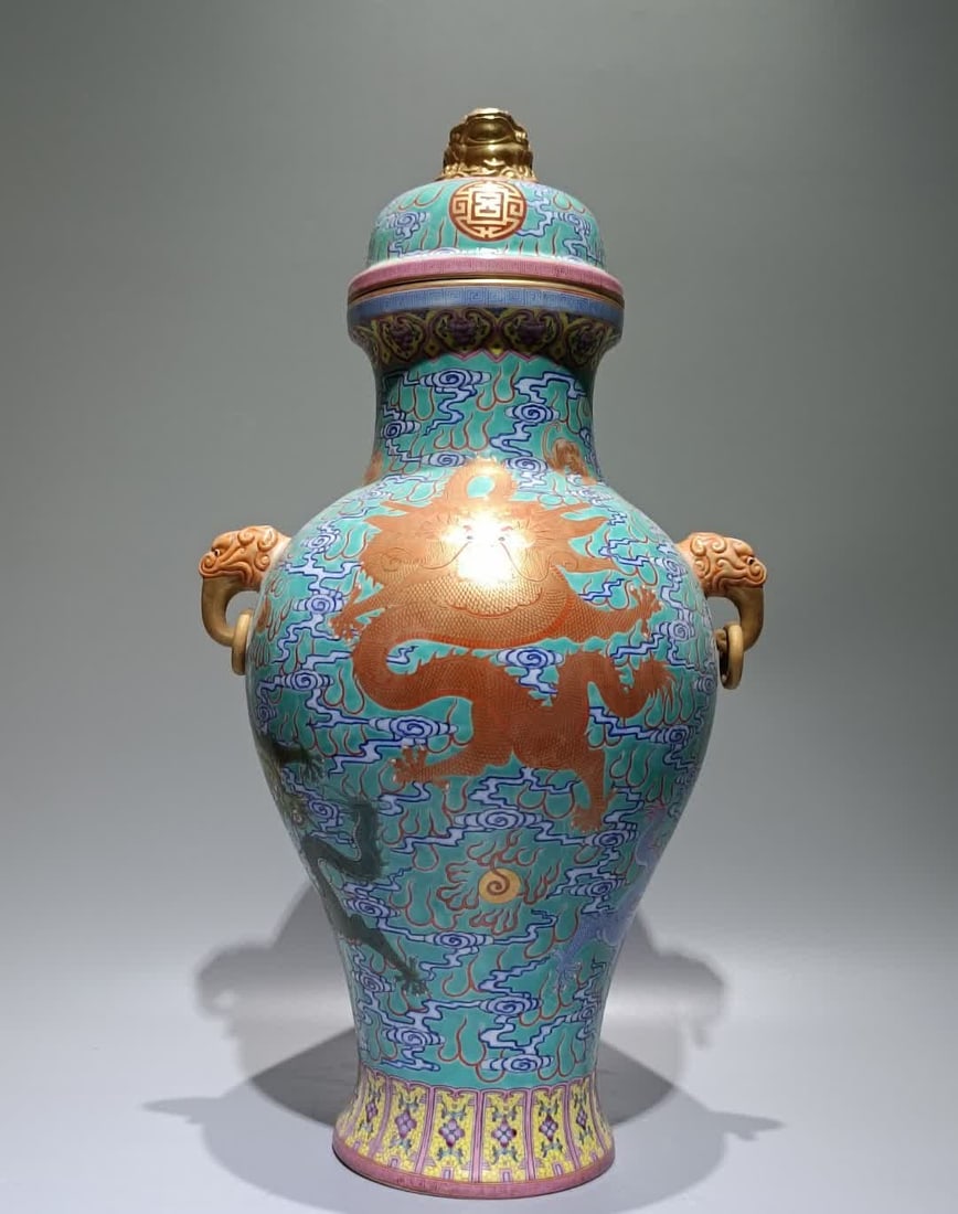 A piece of Qing Qianlong model pastel green ground five-dragon Fushou cloud pattern amphora general: Qing Qianlong model pastel green ground five dragons Fushou cloud pattern amphora general jar SIZE: H:62.5cm W:33cm (The Dimensions Of All Batches Are Manually Measured.If You Need More Detailed