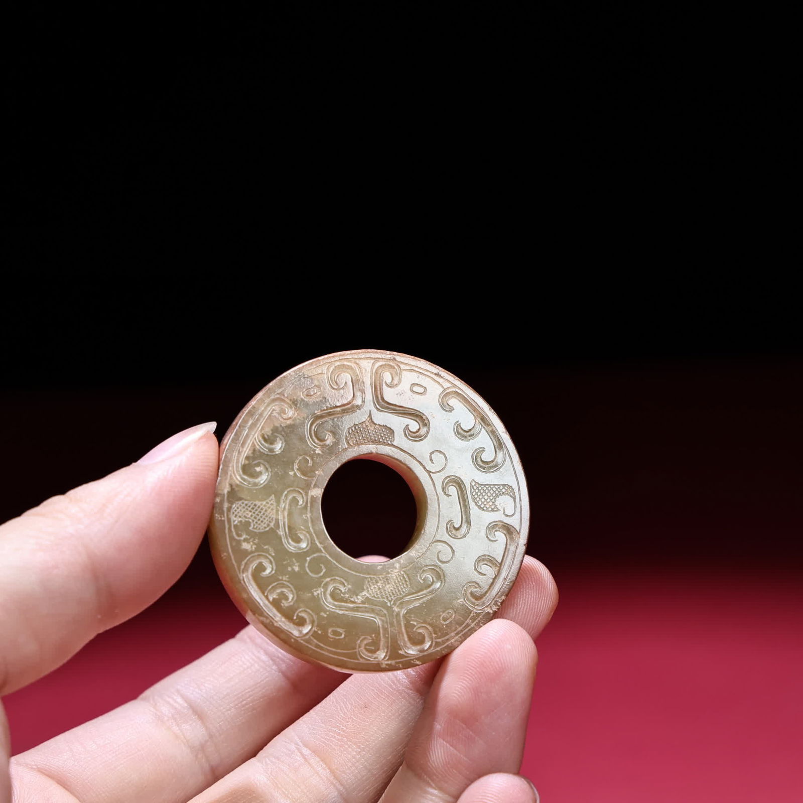 A Han Dynasty dragon pattern jade - 9