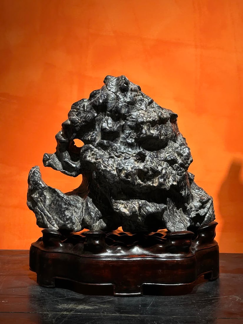 A Qing Dynasty Lingbi stone study ornament (1 of 6)