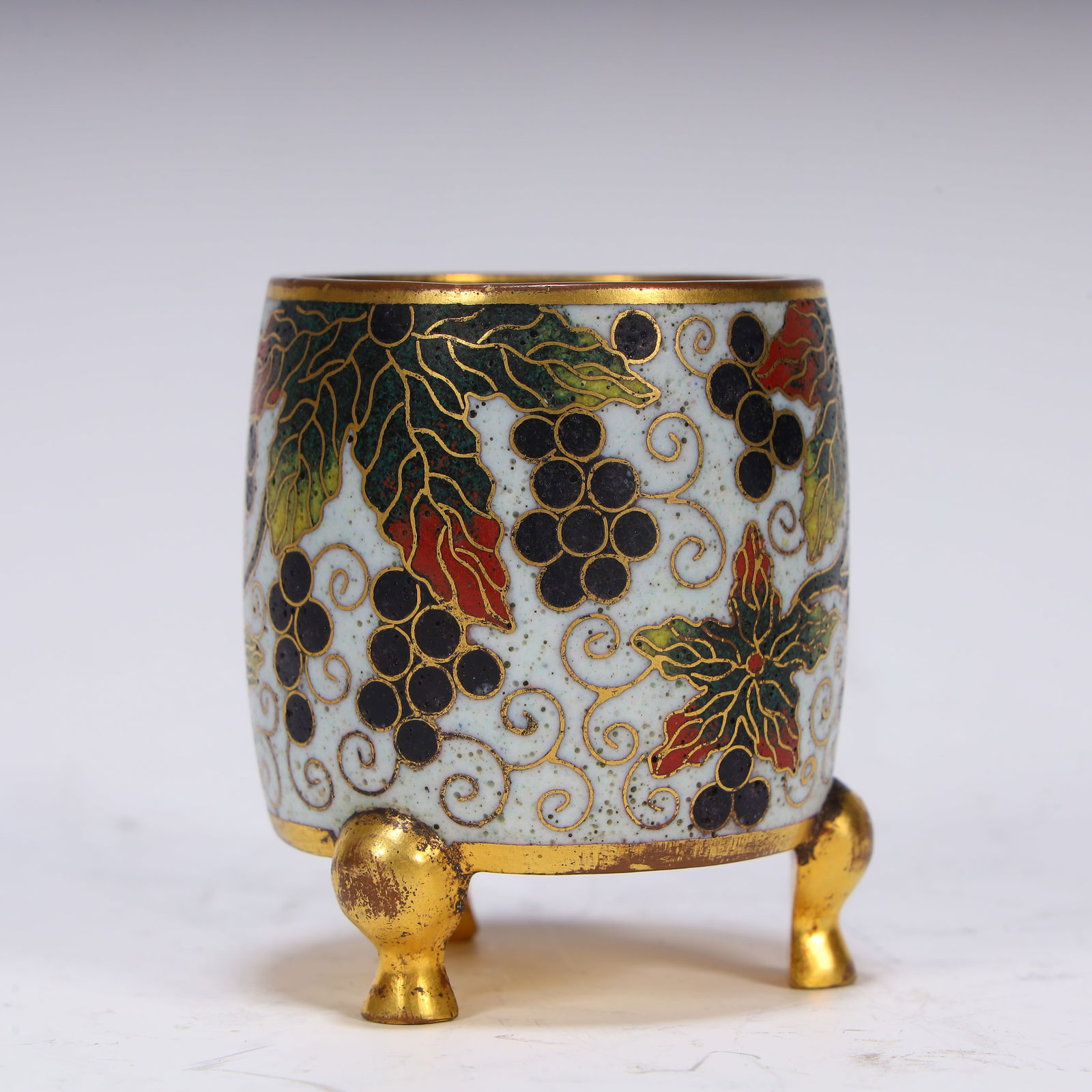 A Ming Dynasty grape cup - 2
