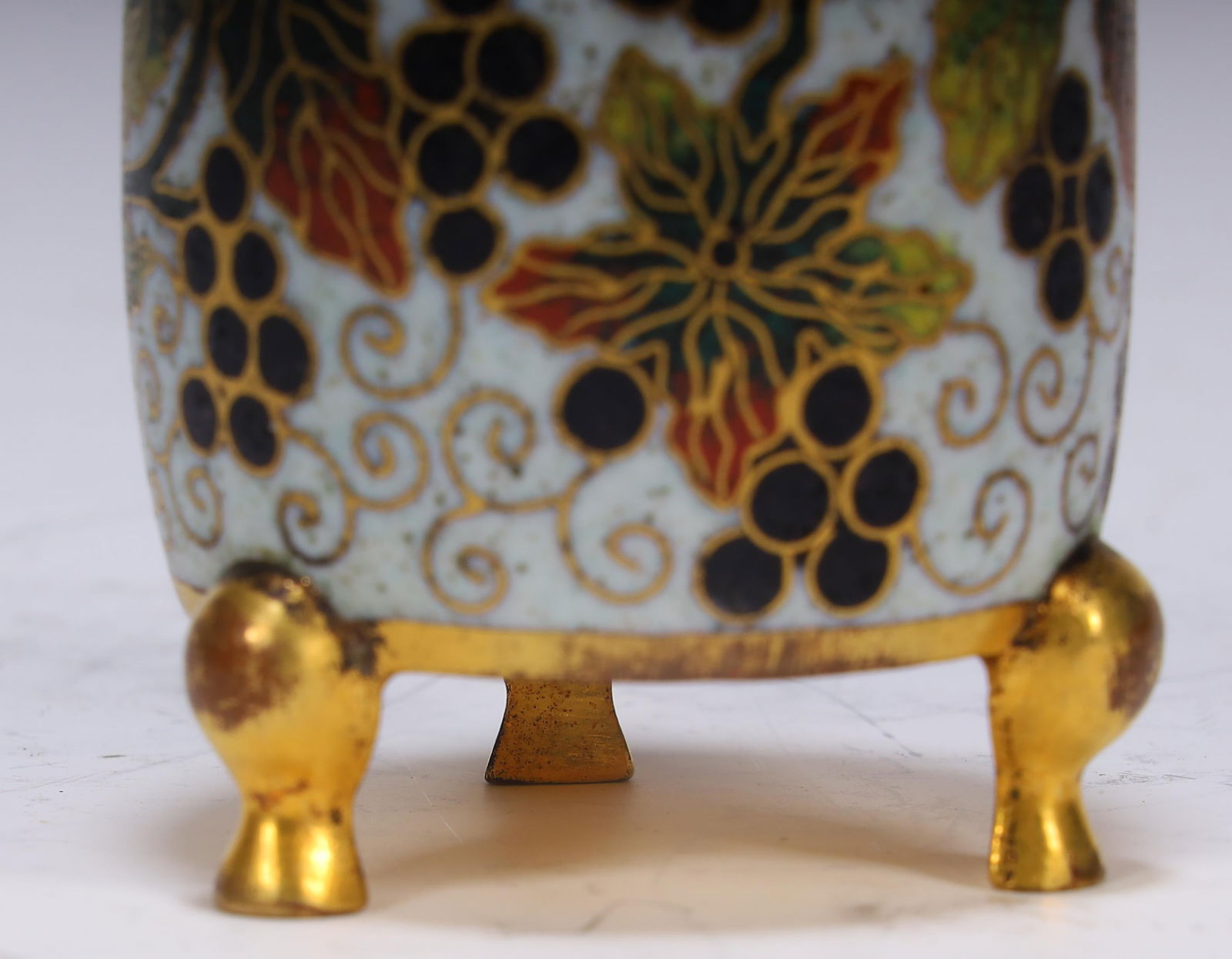 A Ming Dynasty grape cup - 6