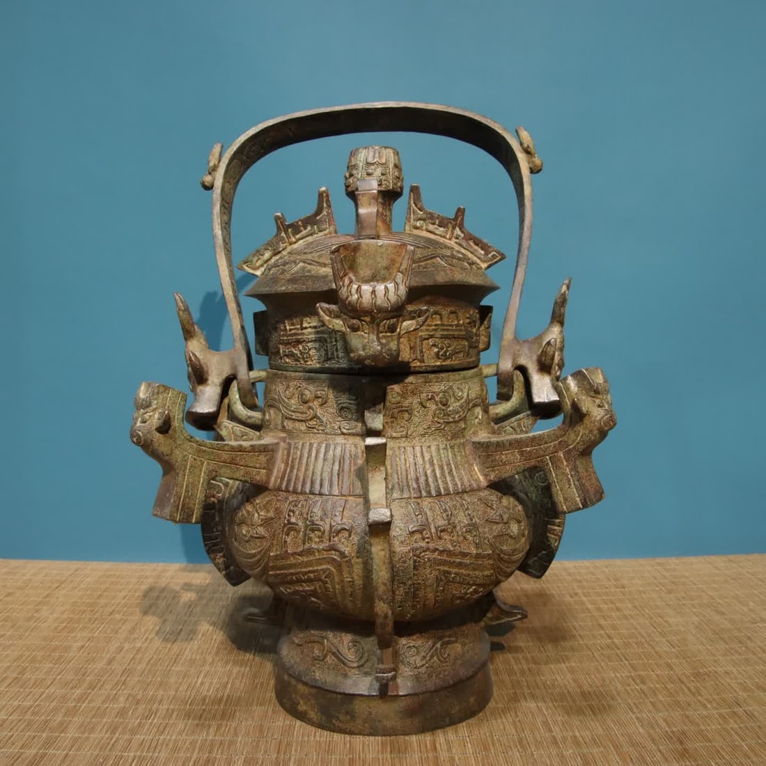 A piece of Han Dynasty bronze - Tiliang (inscription) (1 of 9)