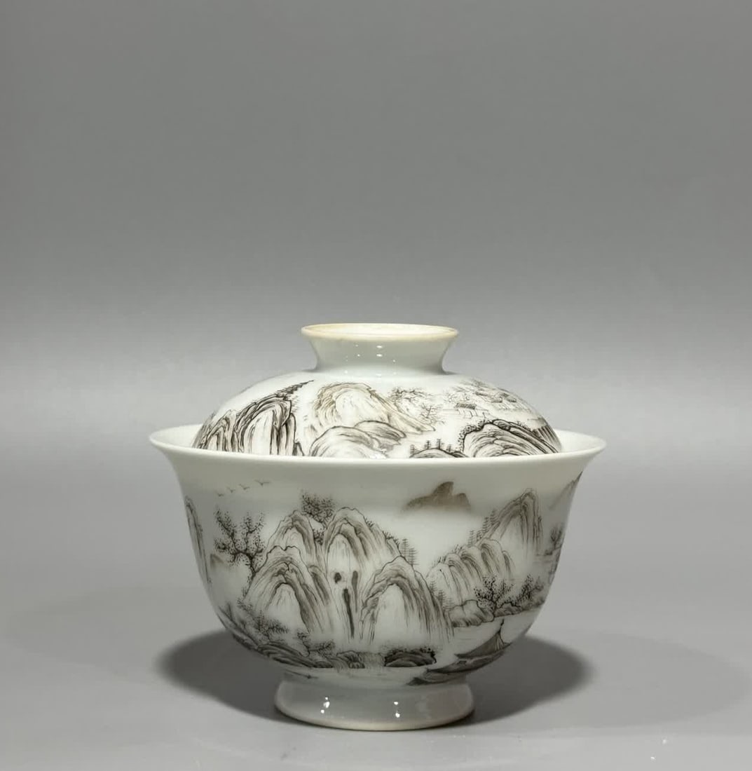 A Yongzheng year black landscape pattern cover bowl (1 of 9)