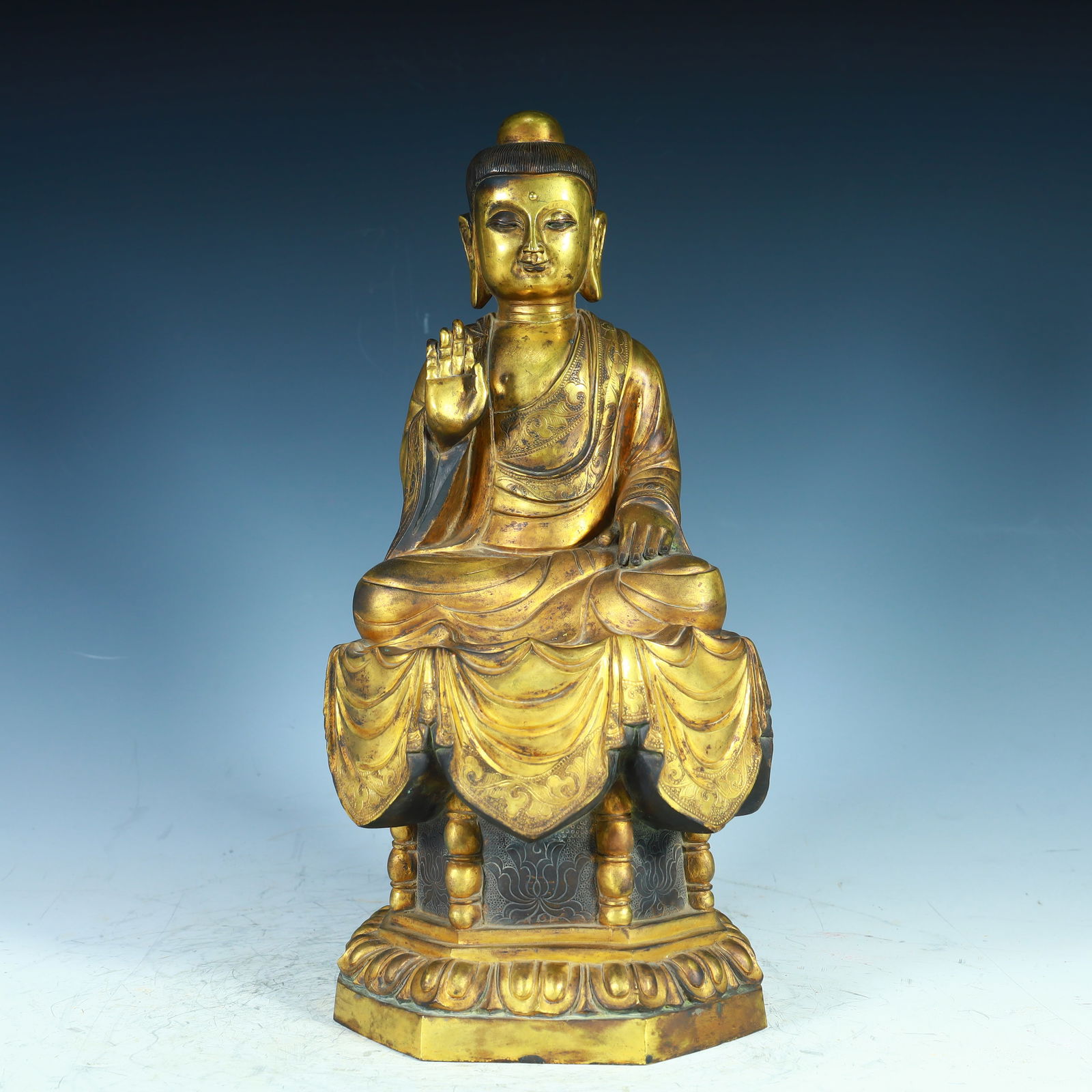 A piece of Wei and Jin bronze gilt Shakyamuni Buddha: Wei and Jin bronze gilt Shakyamuni Buddha SIZE: H:34cm W:15.5cm W:5.8kg