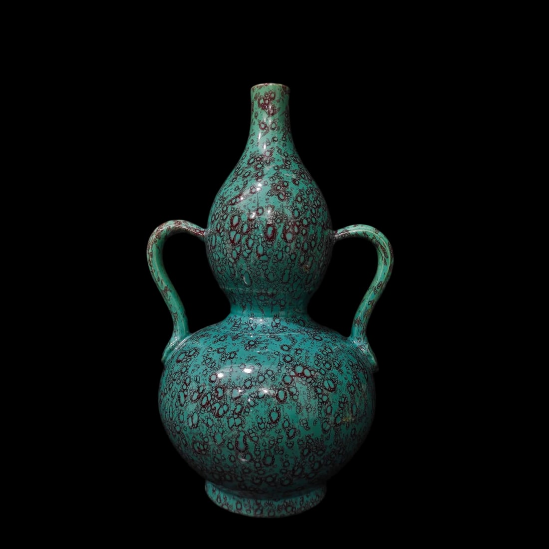 A purple gold glazed gourd bottle made in the dry year of the Qing Dynasty (1 of 9)