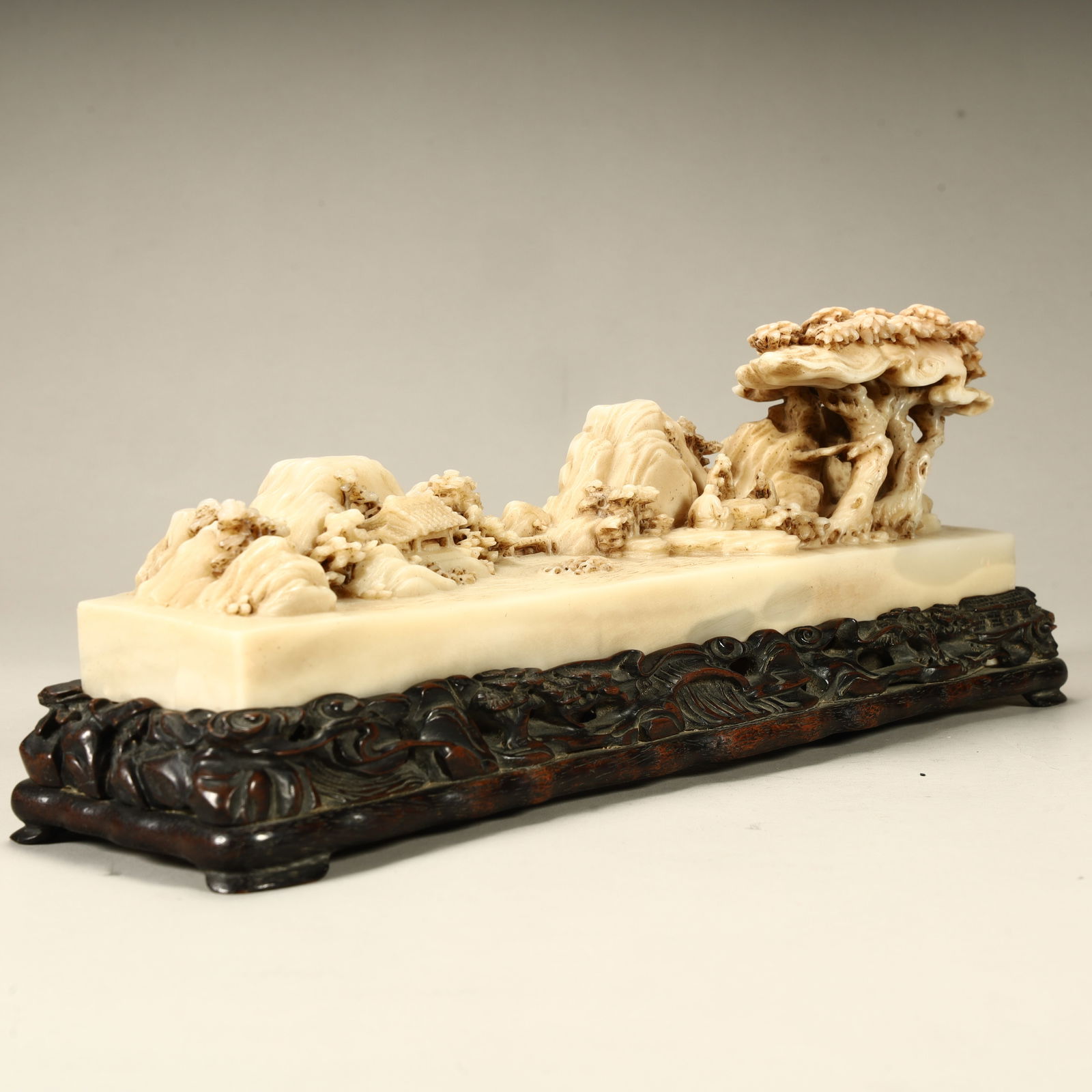 A Qing Dynasty boutique Shoushan stone landscape ornament (1 of 10)