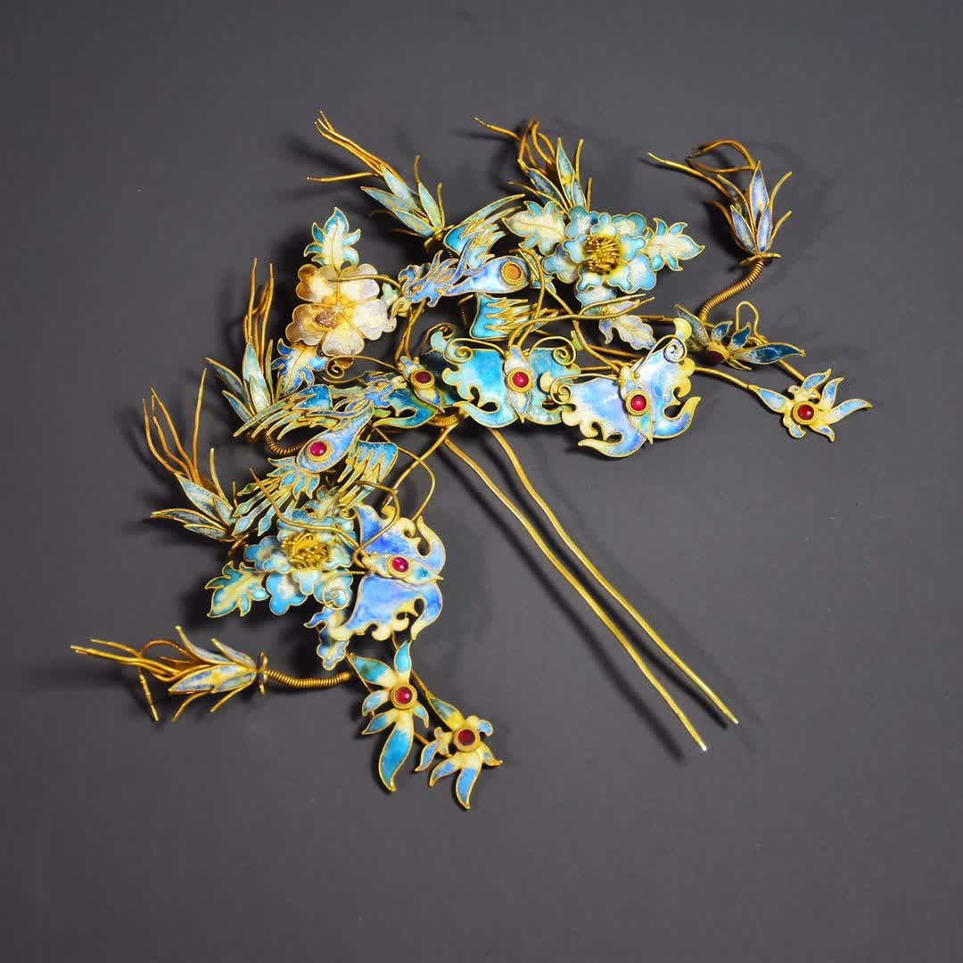 A Qing Dynasty sterling silver gilt cloisonné hairpin (1 of 9)