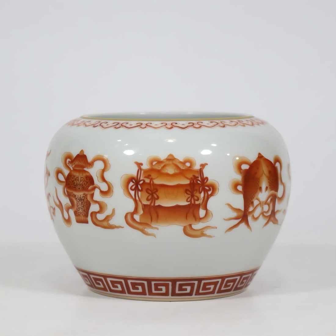 A piece of alum red color eight treasure pattern pen wash made in the Qianlong period of the Qing (1 of 9)