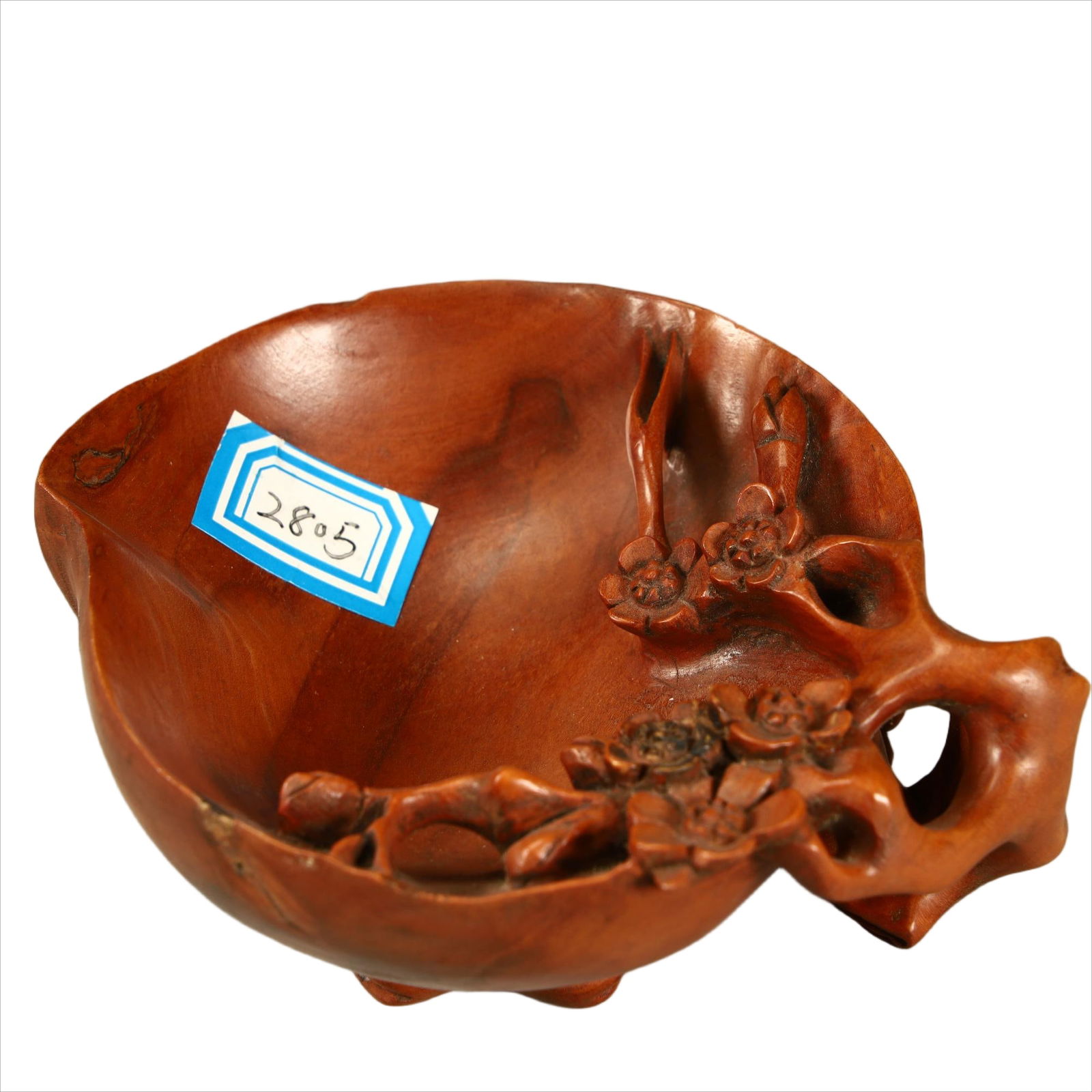 A Qing Dynasty boxwood carving plum pattern pen wash: Qing Dynasty boxwood carving plum pattern pen washing SIZE: H:4cm L:10cm W:9cm W:73g