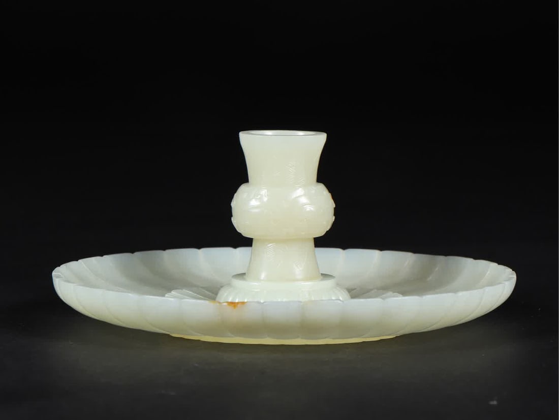 A piece of Qing Qianlong Hetian jade seed material gluttonous pattern incense insert (1 of 9)