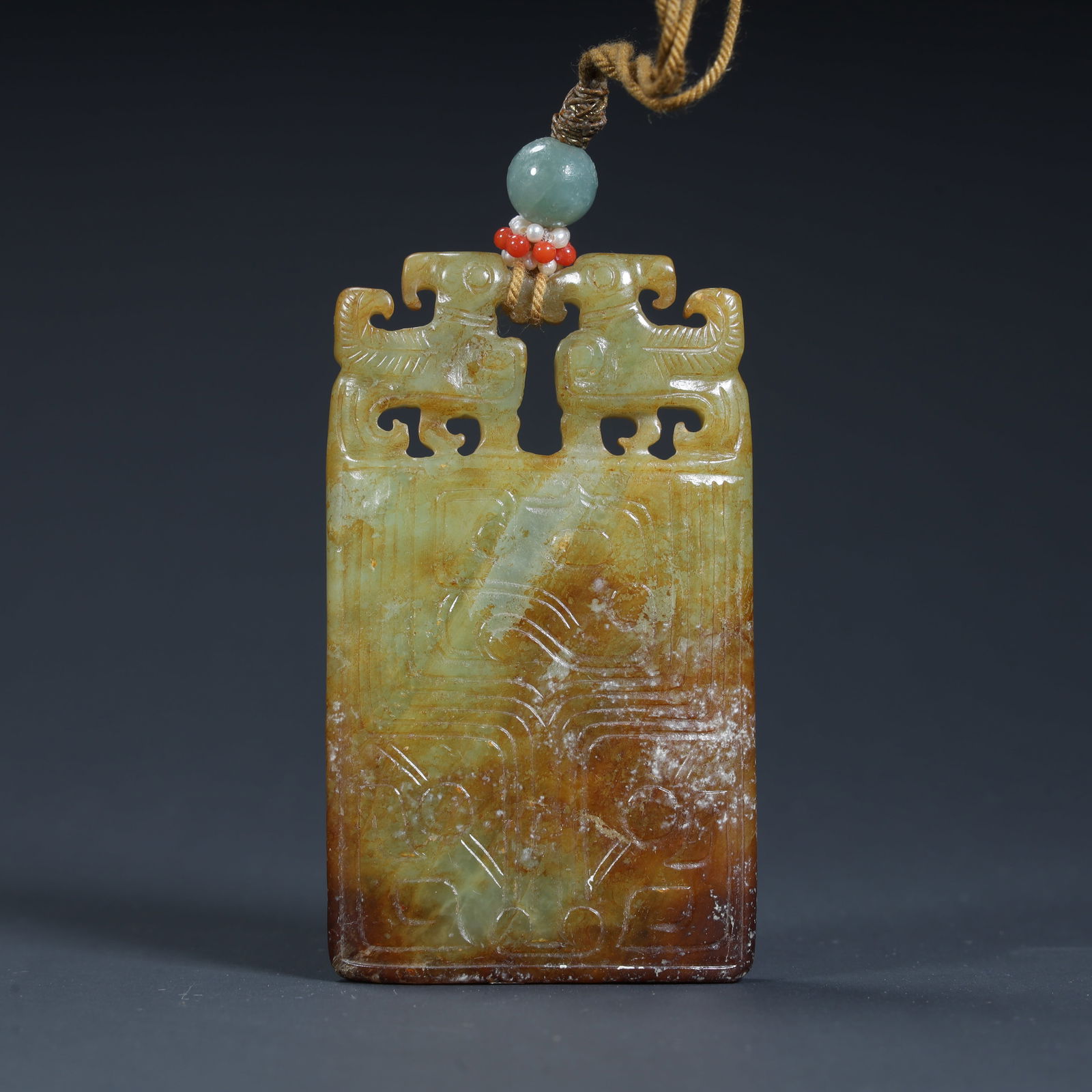 A Qing Dynasty ancient jade double phoenix pattern plaque: Qing Dynasty ancient jade double phoenix pattern plaque SIZE: H:7.6cm L:4.5cm W:0.7cm W:71g