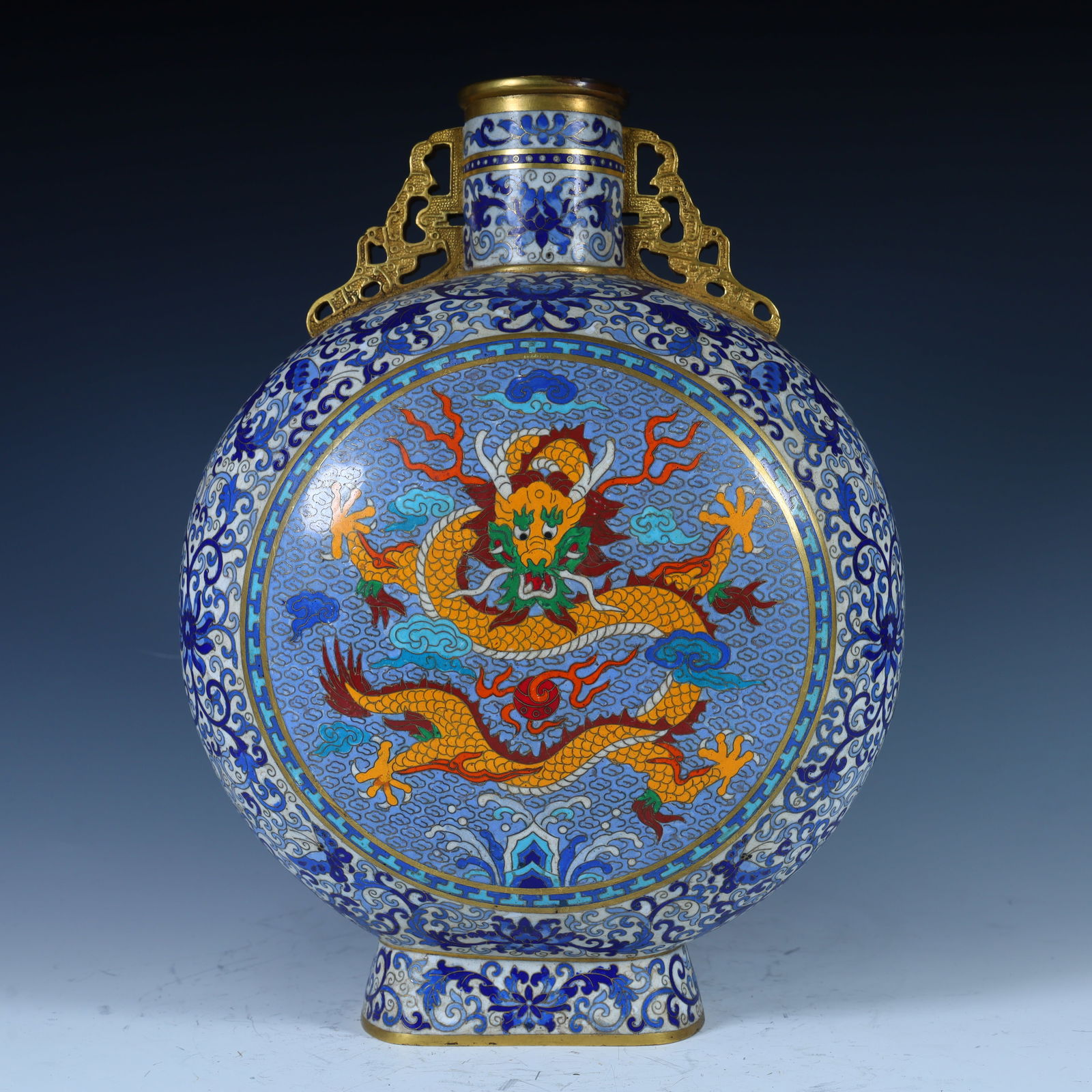 A cloisonné enamel moon-holding bottle from the Qing Dynasty (1 of 9)