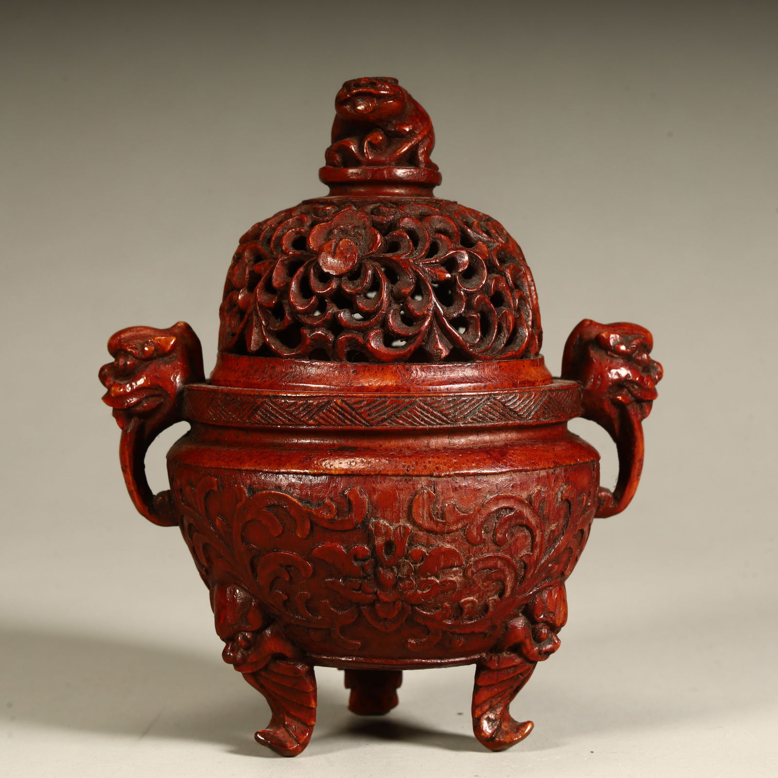 A piece of Qing Dynasty bamboo carved incense burner (1 of 9)