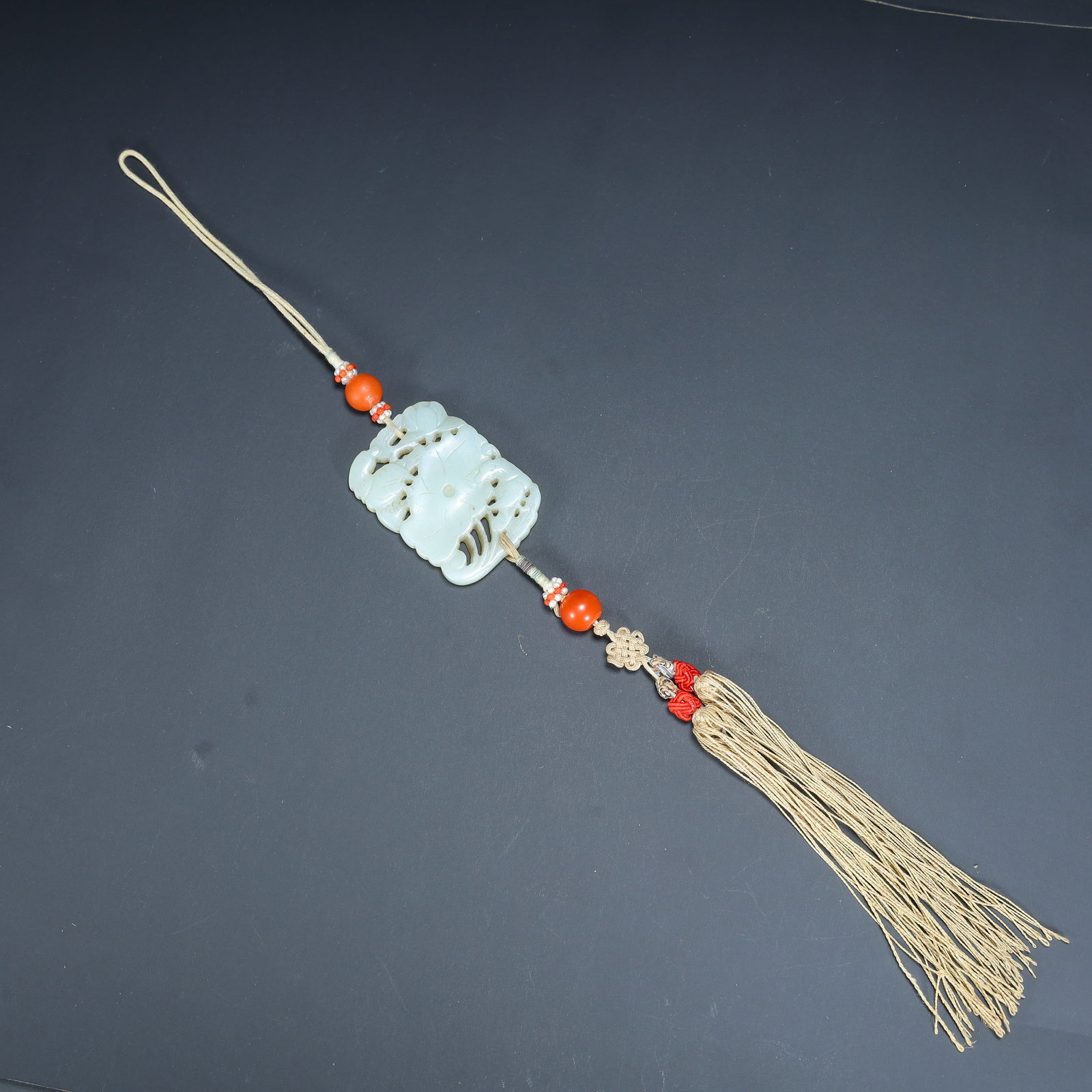 A Qing Dynasty Hetian jade hollow "Jiyu pattern" ornament (1 of 10)