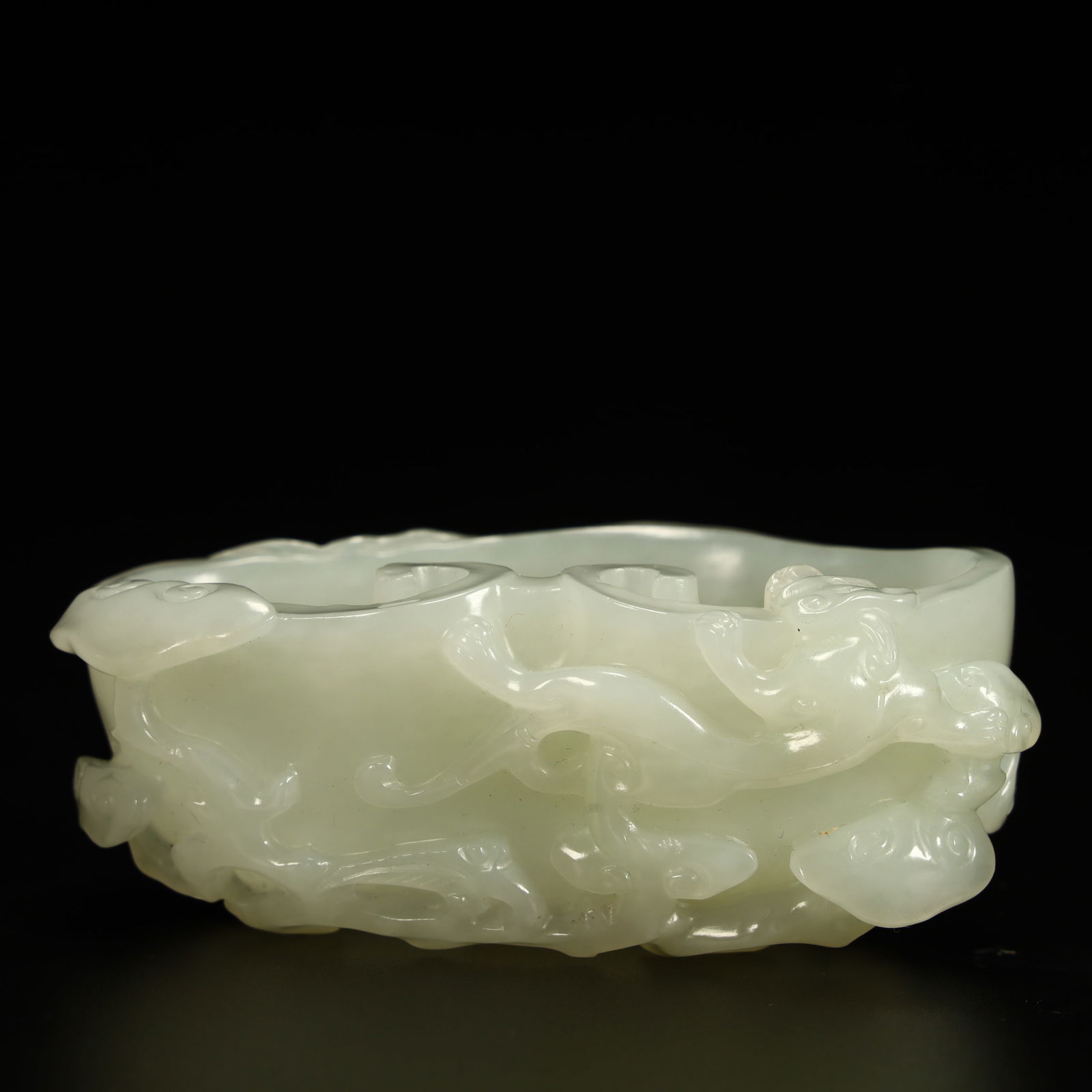 A Qing Dynasty Hetian jade lotus pen wash (1 of 13)