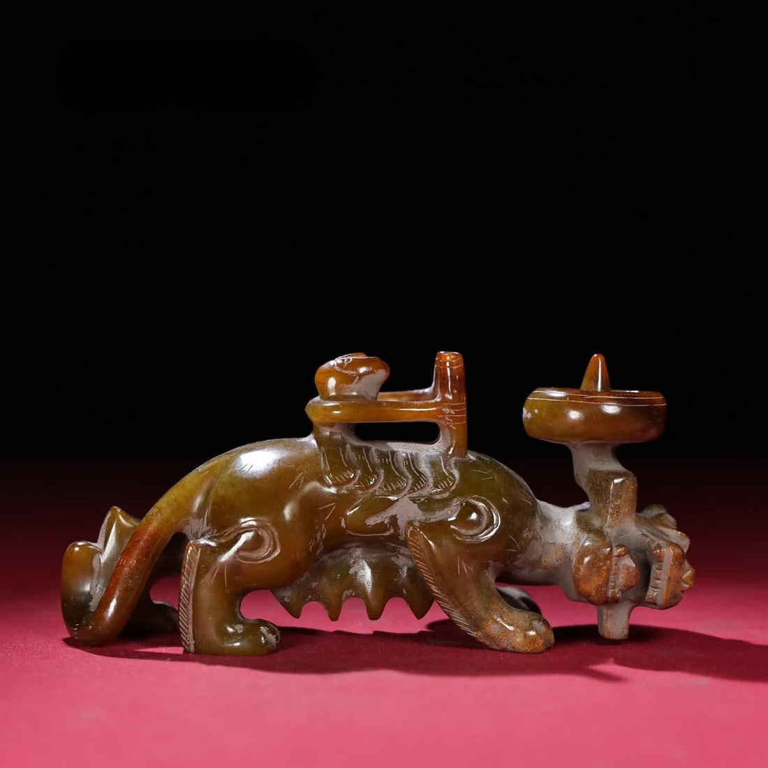 A Han Dynasty jade beast lamppost (1 of 9)